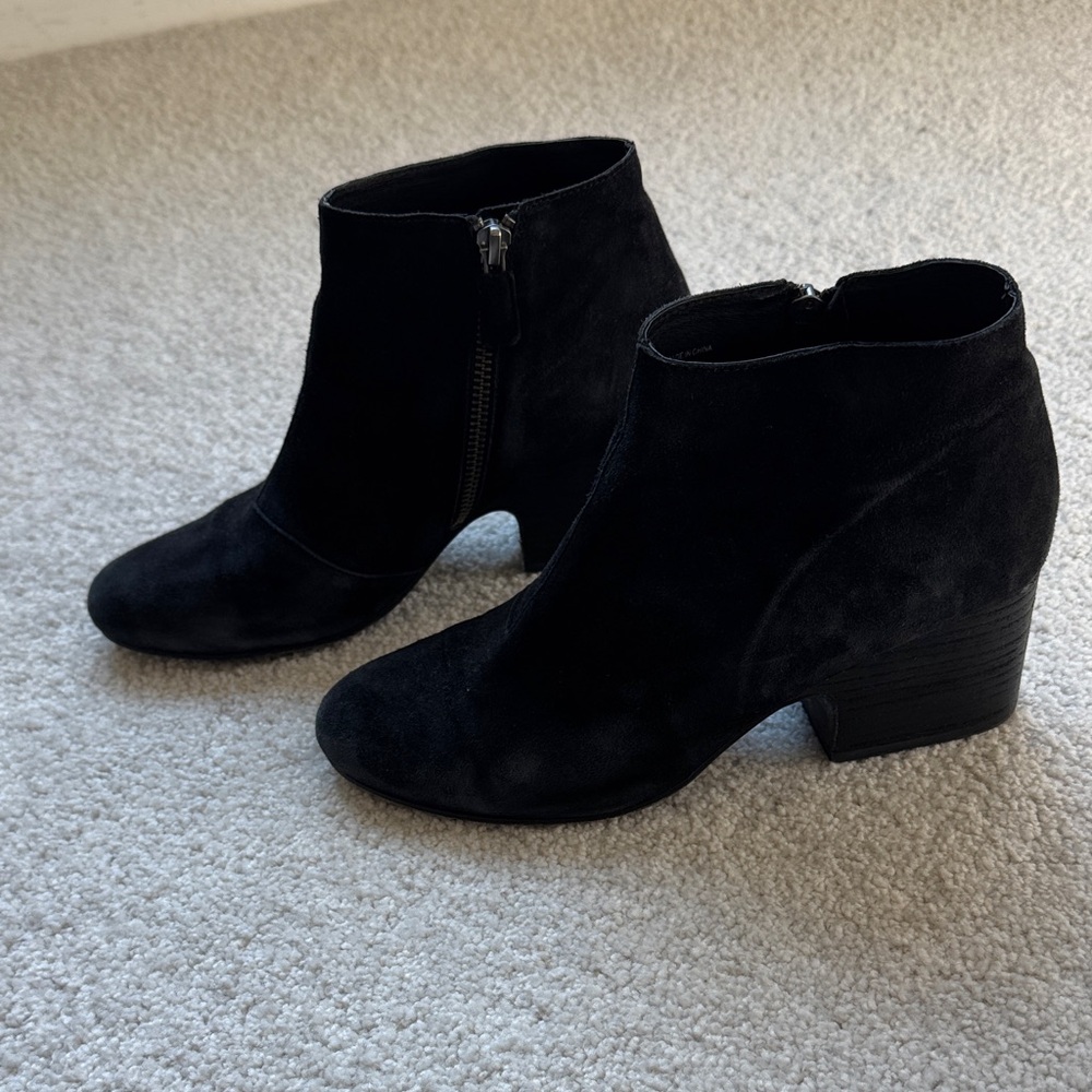 Eileen Fisher Black Ankle Booties